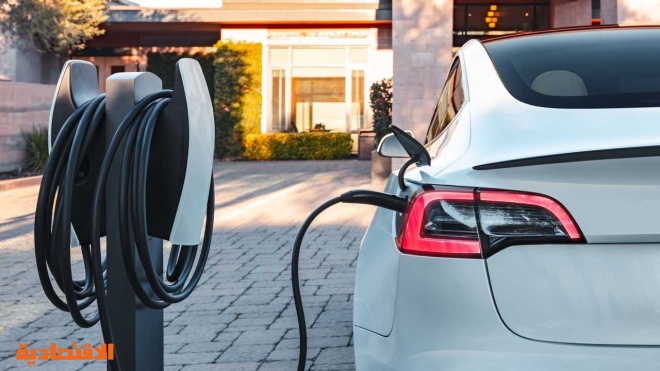 انبعاثات الكربون من السيارات الكهربائية أقل بكثير من مركبات الوقود الإلكتروني 