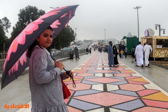 "مدينة الضباب" .. ملاذ ممطر وبارد للسعوديين في الصيف