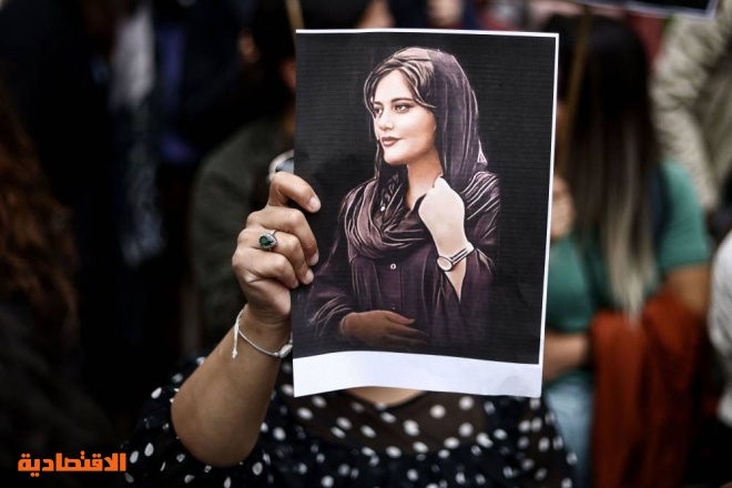 شباب إيران الغاضبون: لا بديل عن إسقاط النظام