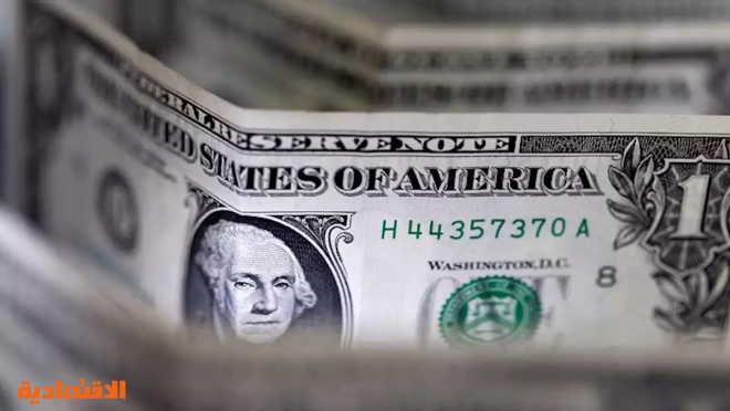 الدولار يتجه لتكبد خسارة أسبوعية مع توقعات بتخفيف التشديد النقدي
