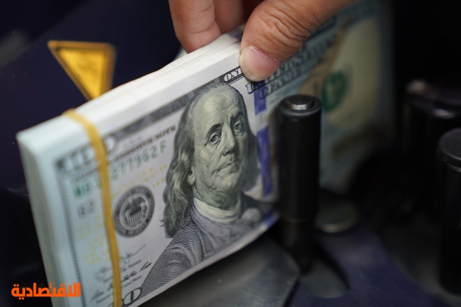 الدولار يتراجع واليوان يصعد وسط آمال تخفيف قيود "كورونا" في الصين 