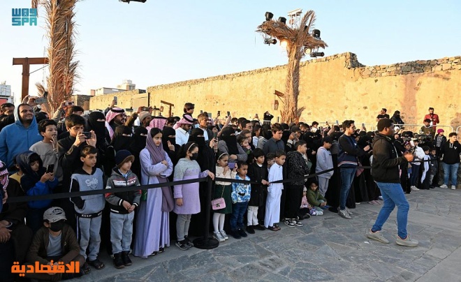 "قلعة شمسان" تثري زوار مهرجان قمم الدولي بتاريخ الـ 100 عام