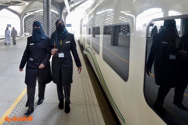 سعوديات يقدن "قطار الحرمين" لنقل الحجاج والمعتمرين بين مكة والمدينة