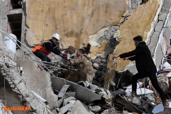ارتفاع عدد ضحايا الزلزال في تركيا إلى 3381 قتيلا