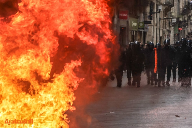تجدد الاحتجاجات في فرنسا وسط تصاعد الغضب بشأن قانون التقاعد