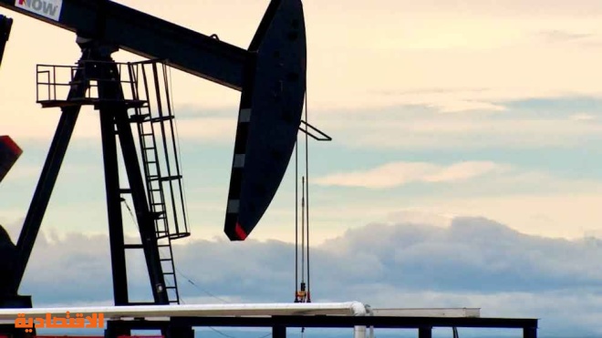 النفط يهبط 4.2% إلى أدنى مستوى منذ يوليو