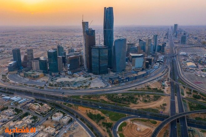 توقعات نمو إيجابية للاقتصاد السعودي بدعم القطاع غير النفطي .. تصل 5.7% في 2025
