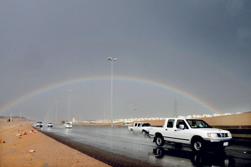 أمطار غزيرة وبرد
على حائل