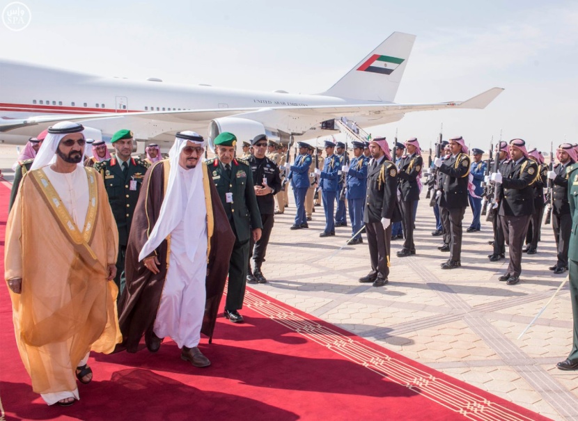 الملك من قمة الرياض يدعو قادة القمة إلى تأسيس مجالس لرجال الأعمال والتجارة الحرة