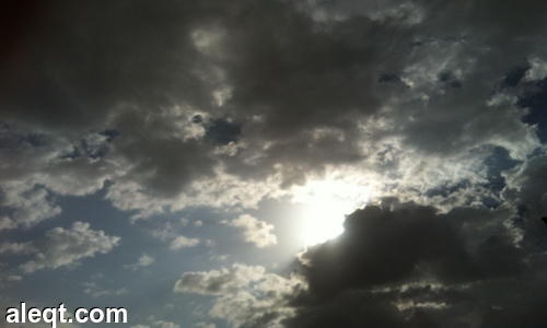 سماءً غائمة جزئياً مع فرصة لهطول الأمطار  على مناطق المملكة