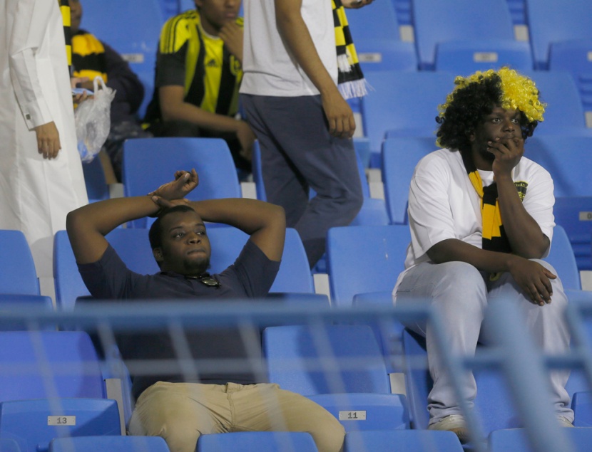 الهلال يطير بالصدارة .. والاتحاد يتعثر