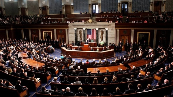 عضوان بمجلس الشيوخ الأمريكي يطالبان بنشر 20 ألف جندي في سوريا والعراق