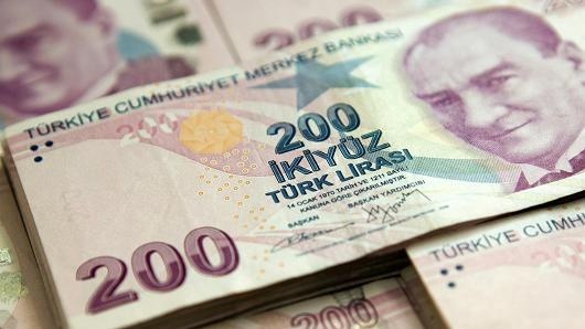 الليرة التركية عند أدنى مستوى في 3 أسابيع