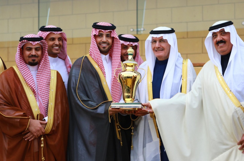 قصة مصورة: نادي الفروسية يقيم حفل السباق الكبير على كؤوس ملوك المملكة السابقين