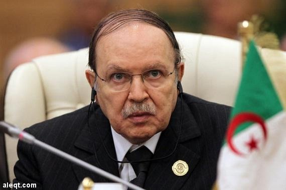 الجزائر تقر دستورا جديدا ينص على عدم تجديد رئاسة بوتفليقة