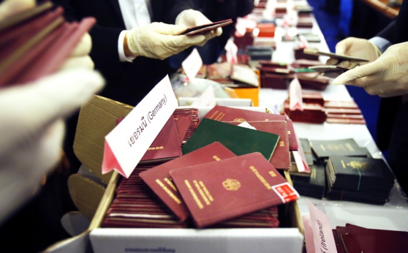تفكيك عصابة تزوير جوازات سفر في تايلاند