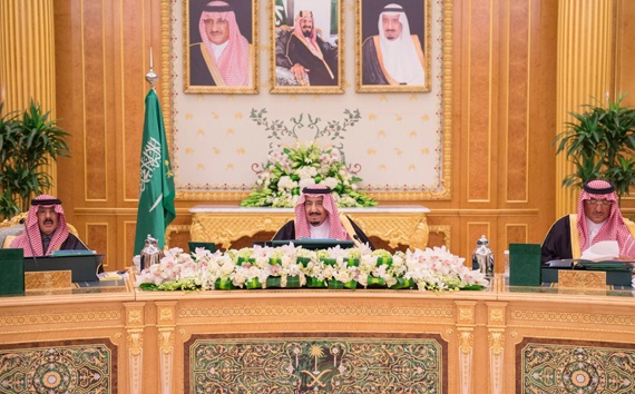السعودية : "حزب الله" سلب إرادة حكومة لبنان .. ونقدر مواقف بعض مسؤوليها