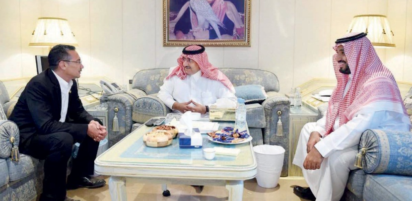 ولي العهد يبحث سبل تعزيز العلاقات
مع وزير الدفاع الماليزي