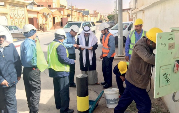 أمير القصيم يشيد بجهود «السعودية للكهرباء» .. ويؤكد: حملاتكم الميدانية تسهم في دعم موثوقية الشبكة وتلافي الأخطار