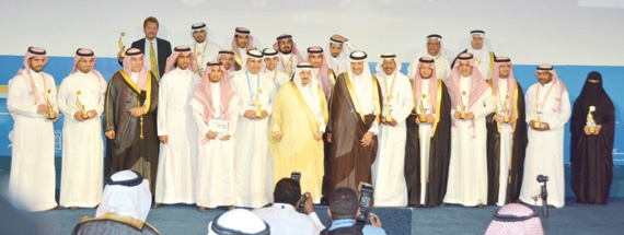 أمير الرياض يتوج «الحكير» بجائزة التميز السياحي للمدن الترفيهية
