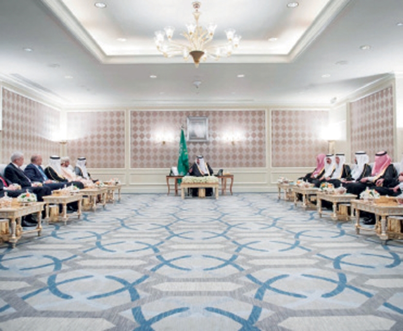 خادم الحرمين يستقبل السفراء العرب لدى مصر