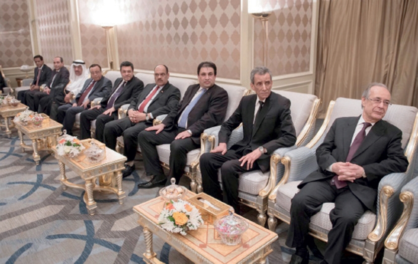 خادم الحرمين يستقبل السفراء العرب لدى مصر
