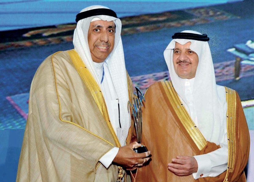 أمير المنطقة الشرقية يكرم «العربي الوطني»