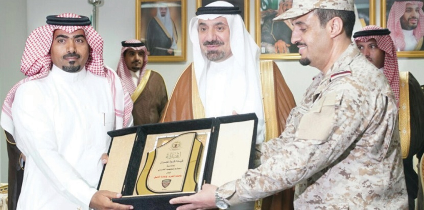 أمير منطقة نجران يكرم «الاتصالات السعودية» لدعمها المجهود الحربي