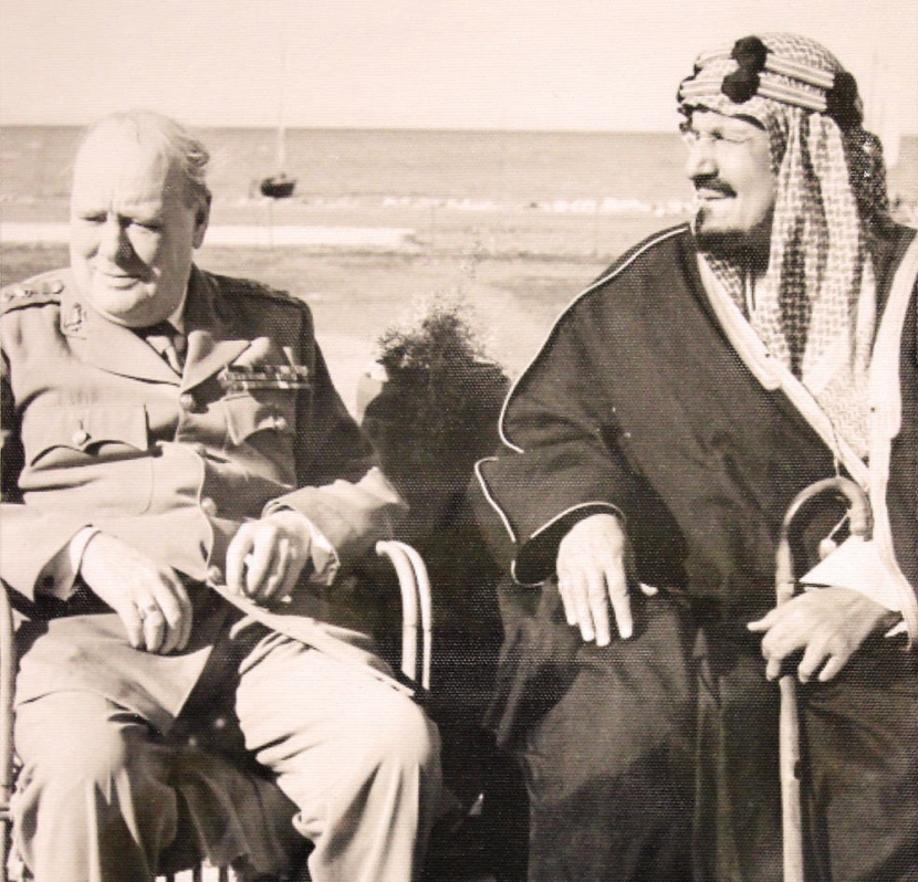 100 صورة في كتاب تحكي علاقة قرن
بين السعودية وبريطانيا