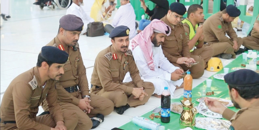الدفاع المدني على سفرة الصائمين