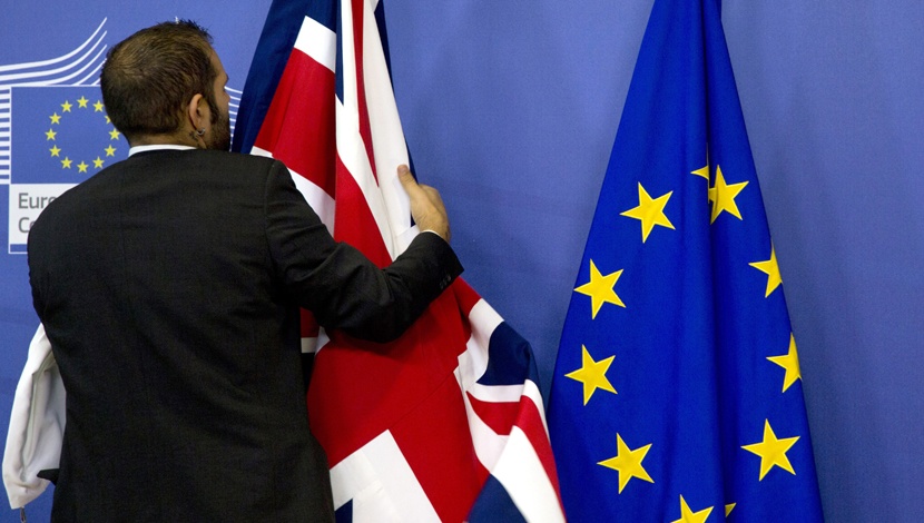 الدول المؤسسة للاتحاد الأوروبي تطالب لندن ببدء مفاوضات الانفصال بأسرع وقت