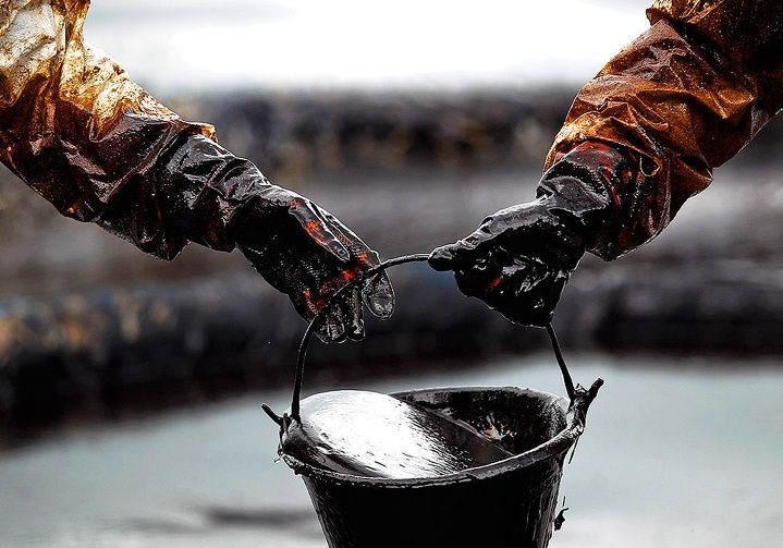 النفط يعوض خسائره بعد خروج بريطانيا من الاتحاد الأوروبي