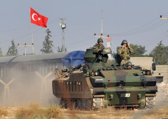 المدفعية التركية وطائرات التحالف تقتل 19 داعشيا
