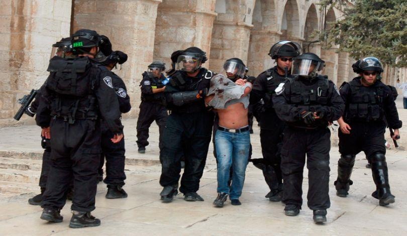 شرطة الاحتلال الإسرائيلية تعتقل 16 فلسطينيا عند خروجهم من الأقصى