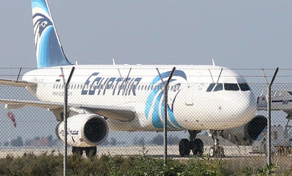 صندوق الطائرة المصرية الأسود يؤكد تصاعد دخان قبل تحطمها