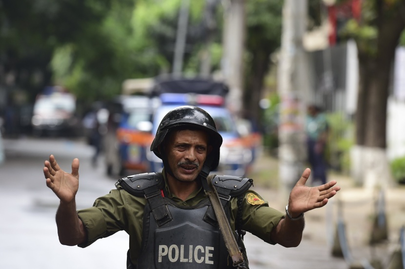بنجلادش: انتهاء عملية تحرير الرهائن بمطعم في العاصمة 'دكا' ومقتل جميع الإرهابيين