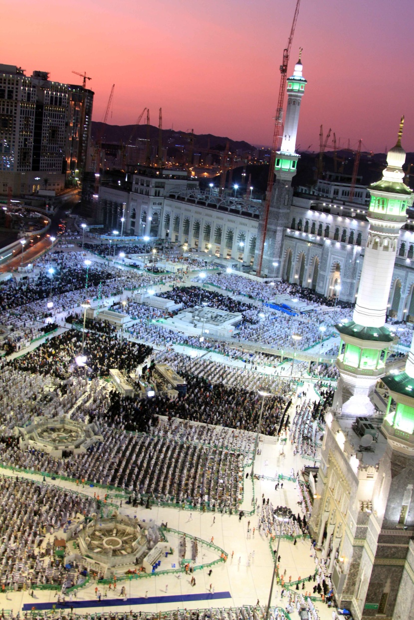 أكثر من مليوني مصل يشهدون ختم القران الكريم بالمسجد الحرام