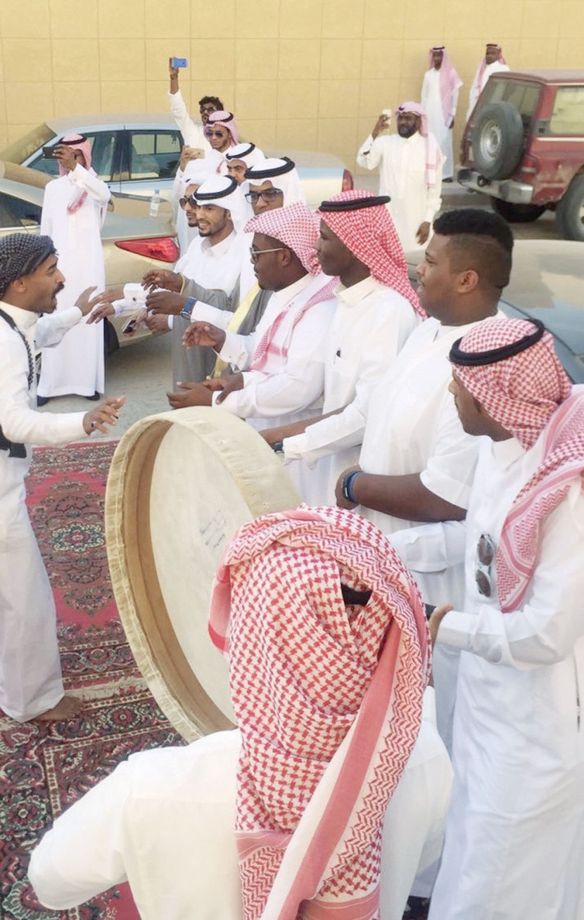«عرضة العيد» تعود من جديد للانتشار 
في أحياء العاصمة