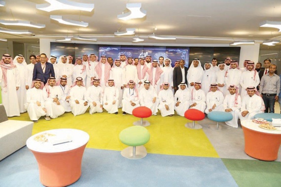 «موبايلي» تحتفل مع موظفيها في مناطق المملكة