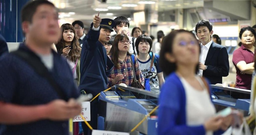 زلزال يهز المباني في طوكيو ولا خطر من وقوع تسونامي