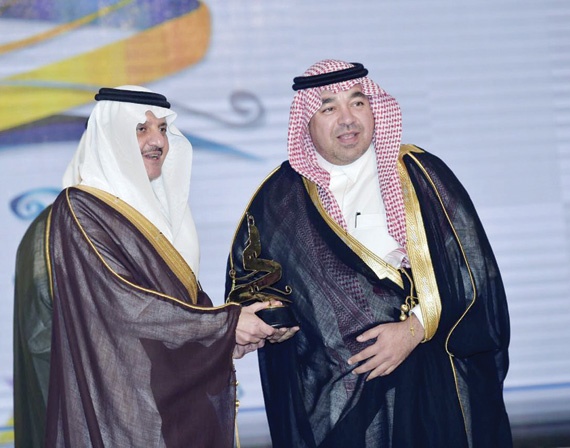 الأمير سعود بن نايف يكرم STC الراعي الاستراتيجي لمهرجان صيف الشرقية  37