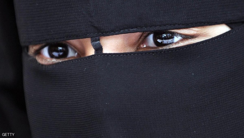 ألمانيا تمنع مسلمة من ارتداء النقاب أثناء التدريس