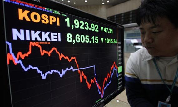 الأسهم اليابانية تغلق على هبوط بسبب تباطؤ خسائر الين