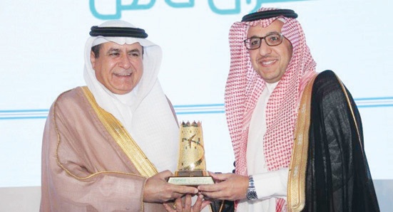 وزير النقل يكرم «طيران ناس» لرعايته المؤتمر الوزاري العالمي للطيران المدني