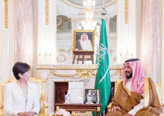 الأمير محمد بن سلمان يبحث تجربة طوكيو «الذكية» مع يوركيو كويكي