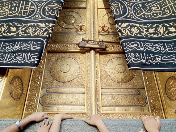 باب الكعبة المشرفة.. تاريخ يمتد من عهد النبي إبراهيم