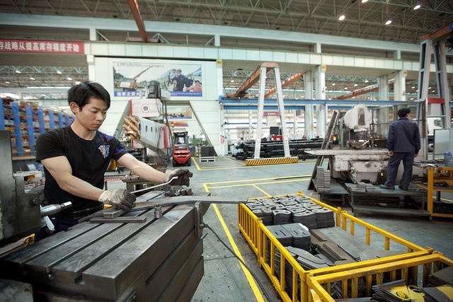 التصنيع الصيني يحقق نموا مجددا في سبتمبر