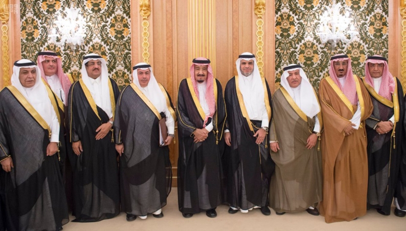 الملك يرأس اجتماع أمناء مكتبة الملك فهد الوطنية