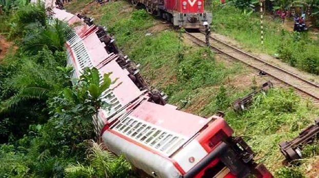 مقتل ما لا يقل عن 55 وإصابة المئات إثر خروج قطار عن القضبان في الكاميرون