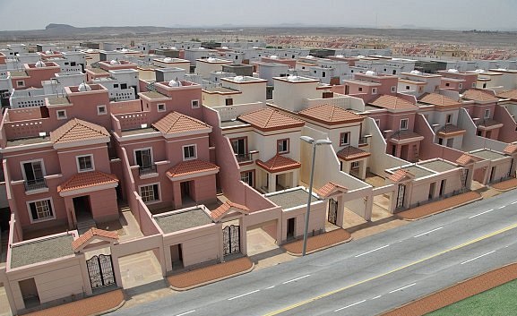 "الإسكان": الانتقال بين مراحل "رسوم الأراضي" يعتمد على الأثر الاقتصادي
